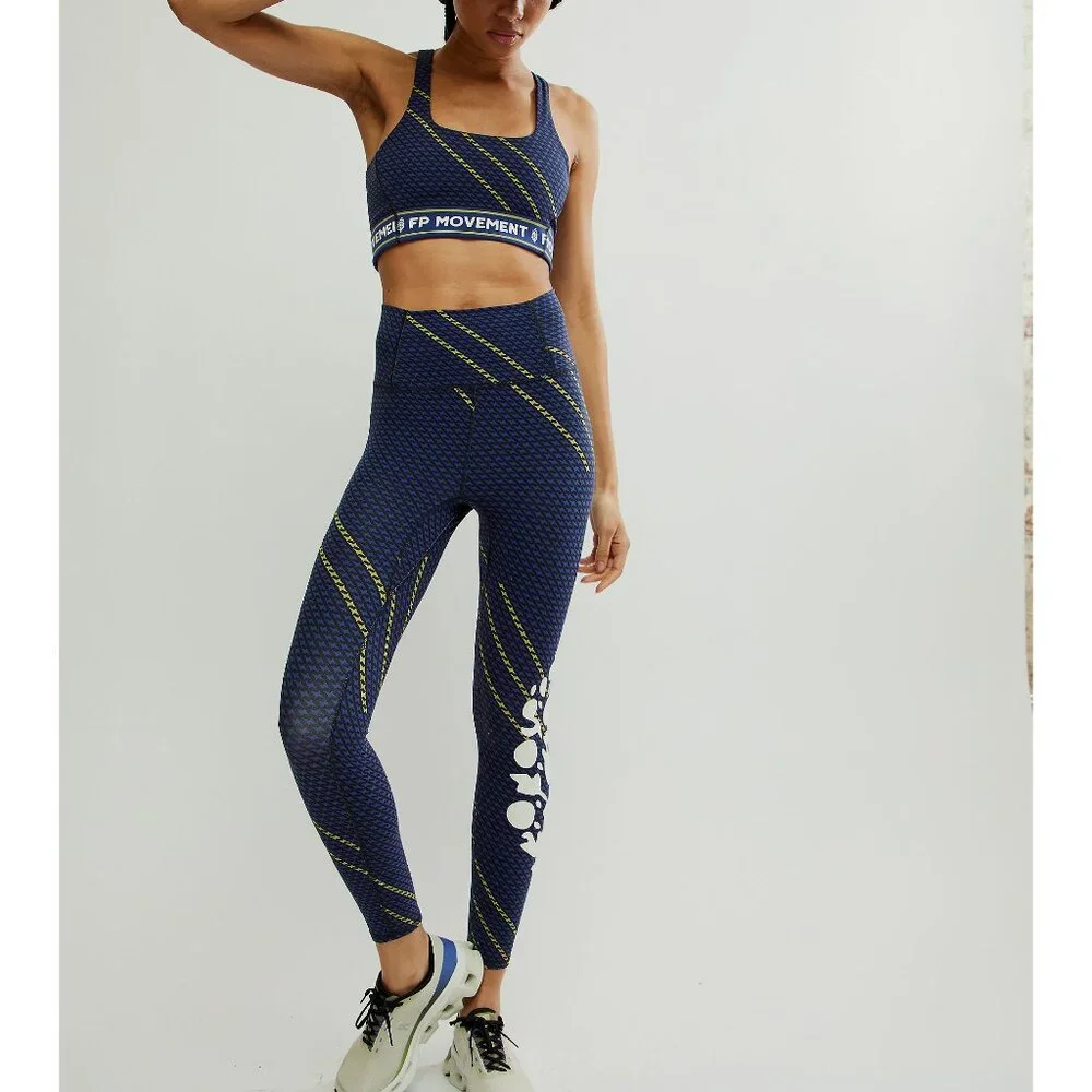 🎉LAST CHANCE🎉 FP MOVEMENT Never Better Logo Leggings / Black Combo - Picture 7 of 9